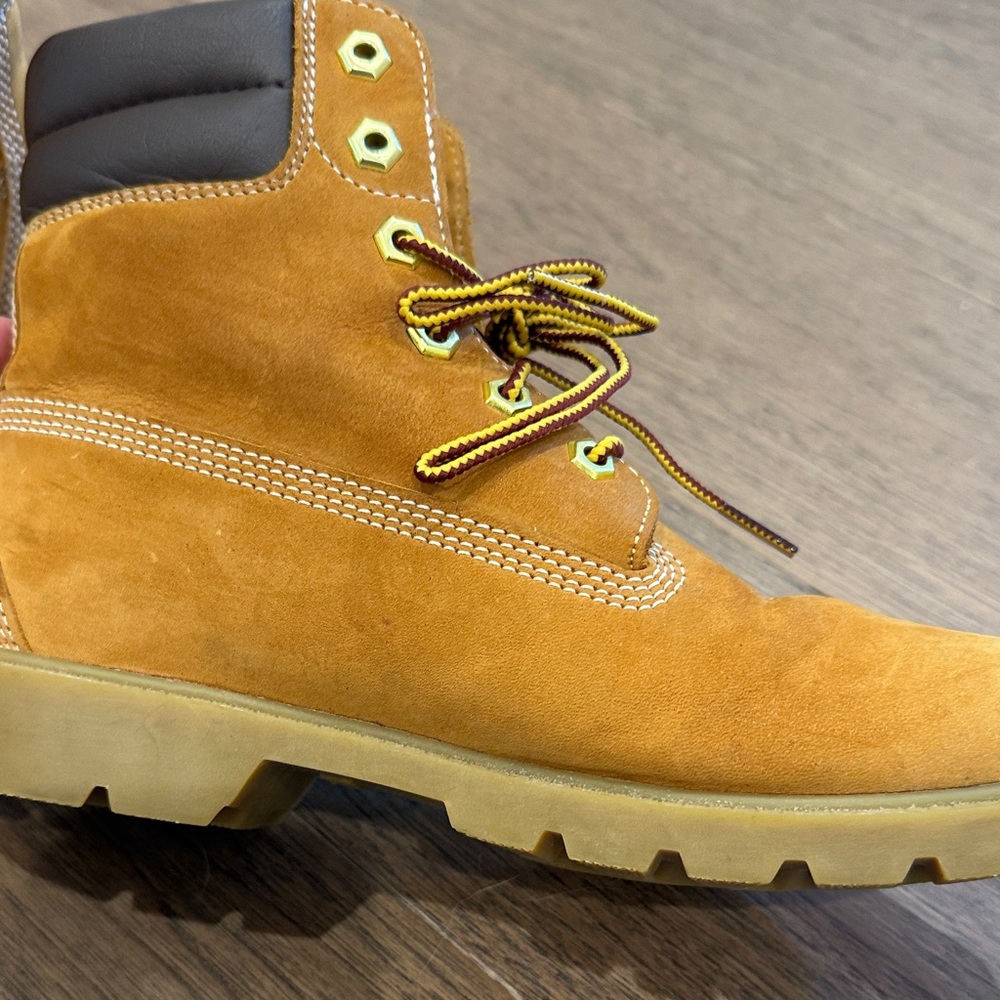 Timberland Tan Leather Boots with Yellow Laces - Picture 8 of 8